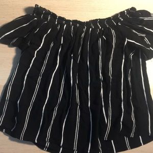 cute off the shoulder shirt- xhilaration